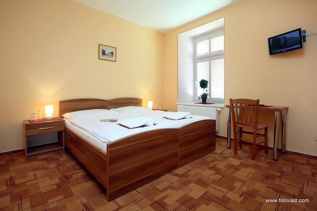 Pension Wallis Pilsen Exterior foto